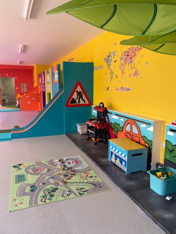 Shine Bright Day care & Out of School Club - Nurseries in cleckheaton