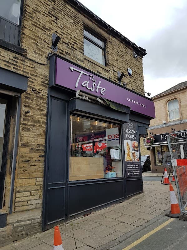 Cafe The Taste Cafe Bar in cleckheaton