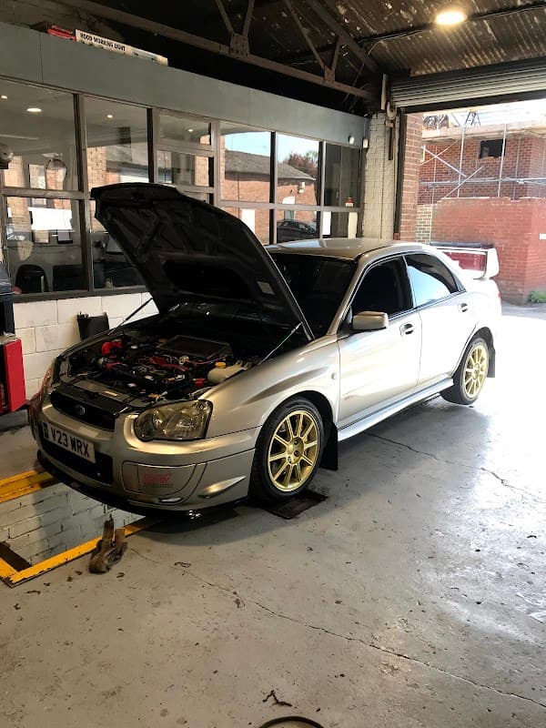 Junction 36 Service Centre - Garages in conisbrough