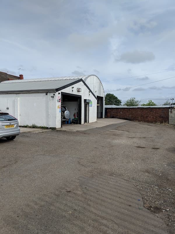Yorkshire Main Motors - Garages in conisbrough