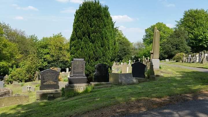 Haworth Cemetery - Cemeteries in cross roads