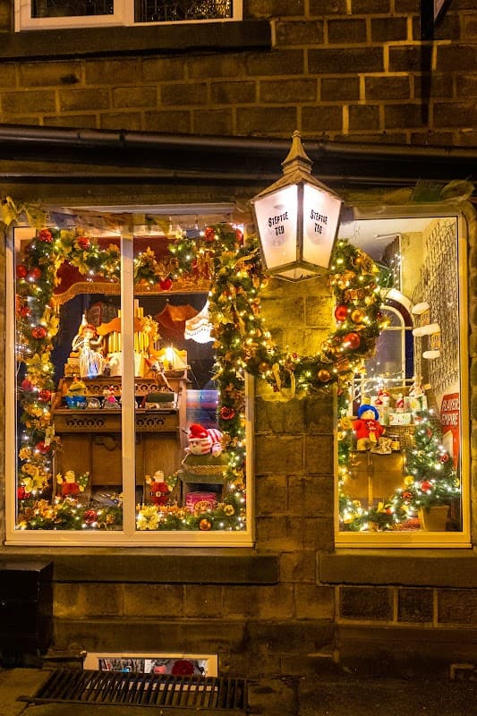 Steptoe Ted - Antique Shops in cross roads