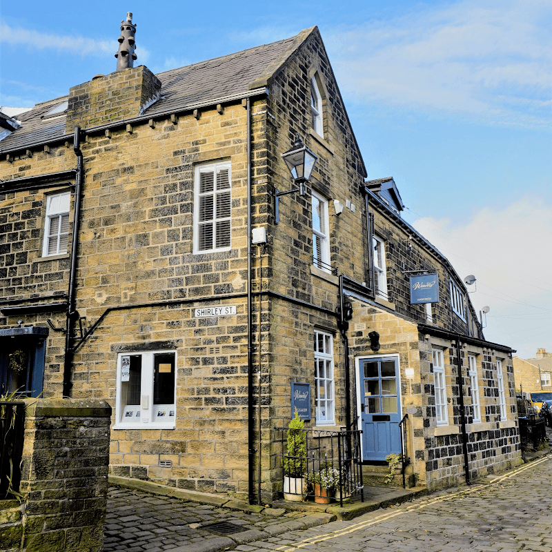 Weavers of Haworth - Guesthouse & Cottages - Guest House in cross roads