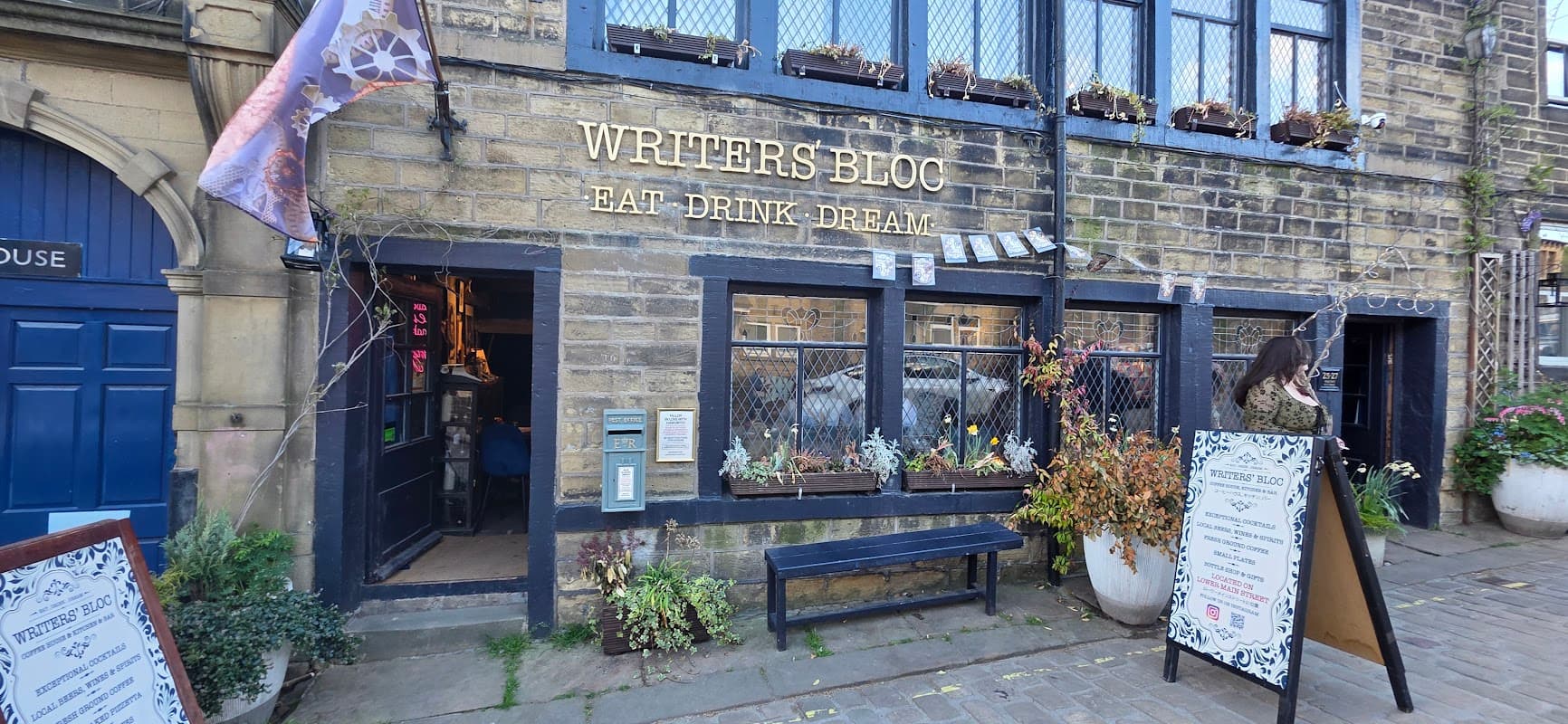 Food & drink at Writers' Bloc in cross roads