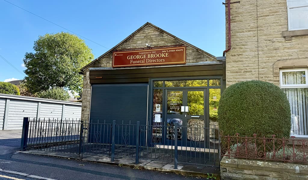 George Brooke Monumental Masons - Funeral Directors in dewsbury