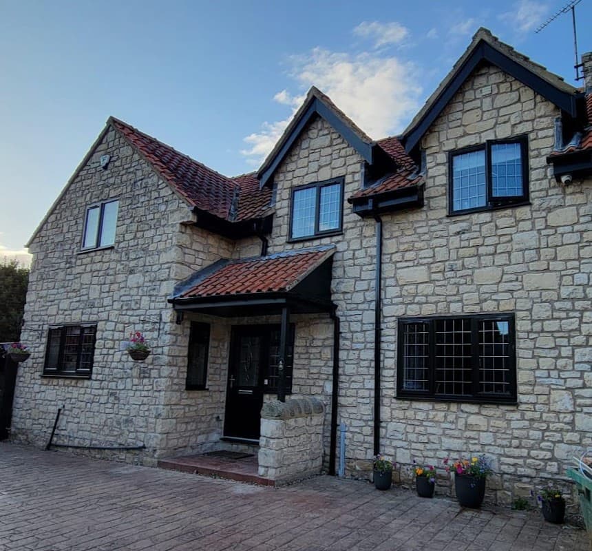 Fascia design yorkshire ltd - Roofers in doncaster