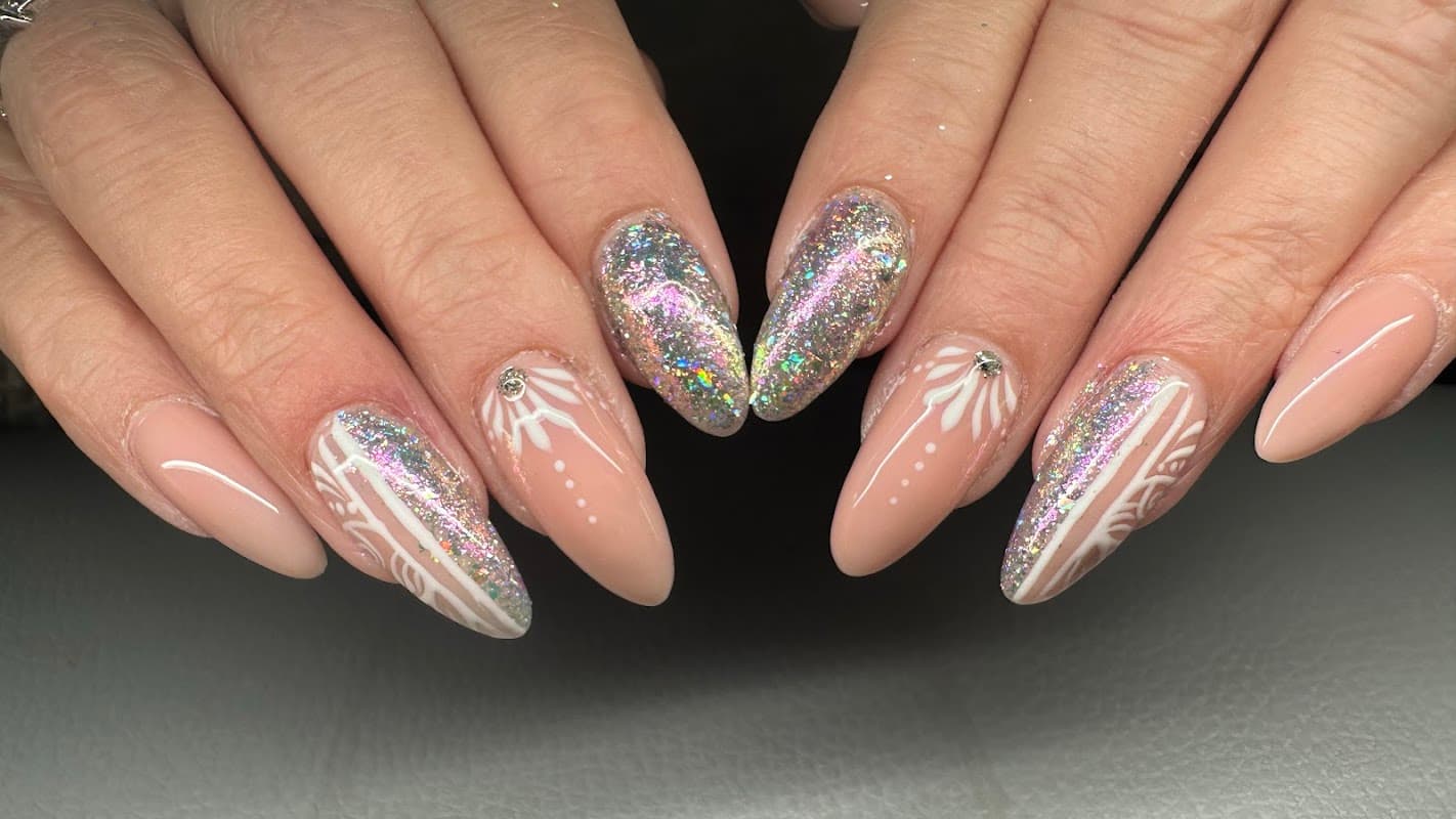 Zees nails & beauty boutique - Beauty Salons in eckington