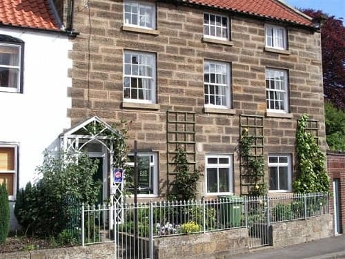 Accommodation at Esk View Holiday Cottage in ruswarp railway station