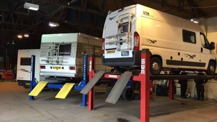 Bridgefield Garage - Garages in exley