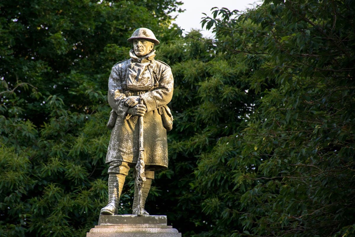 Hullen Edge Memorial Park - Park in exley