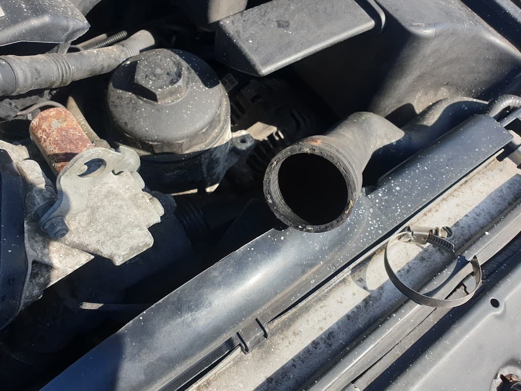 Lambert Street Garage - Garages in exley