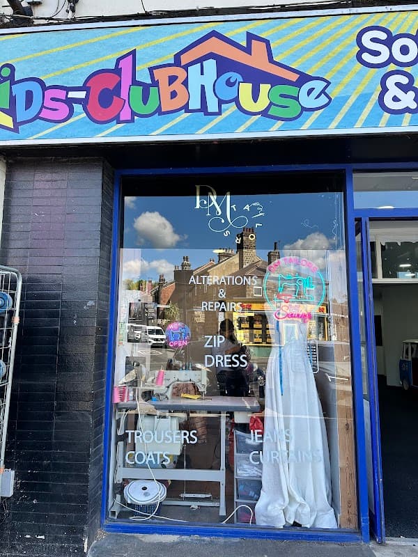 DM Tailors - Tailors in farsley