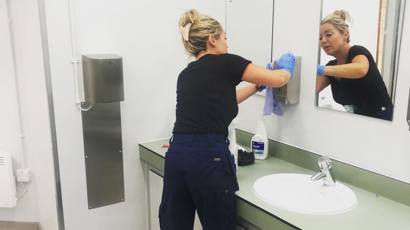 PHOENIX CLEANING SOLUTIONS LTD - Cleaners in farsley