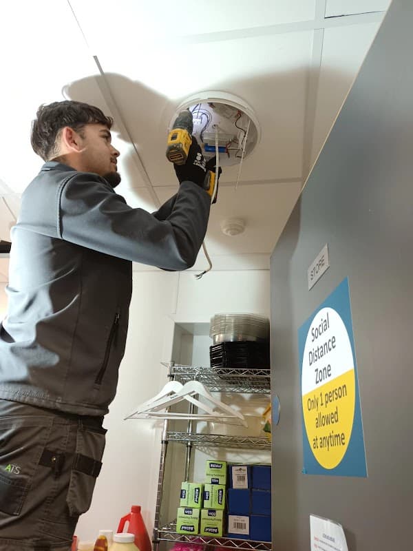 RJB Electric Ltd - Electricians in farsley