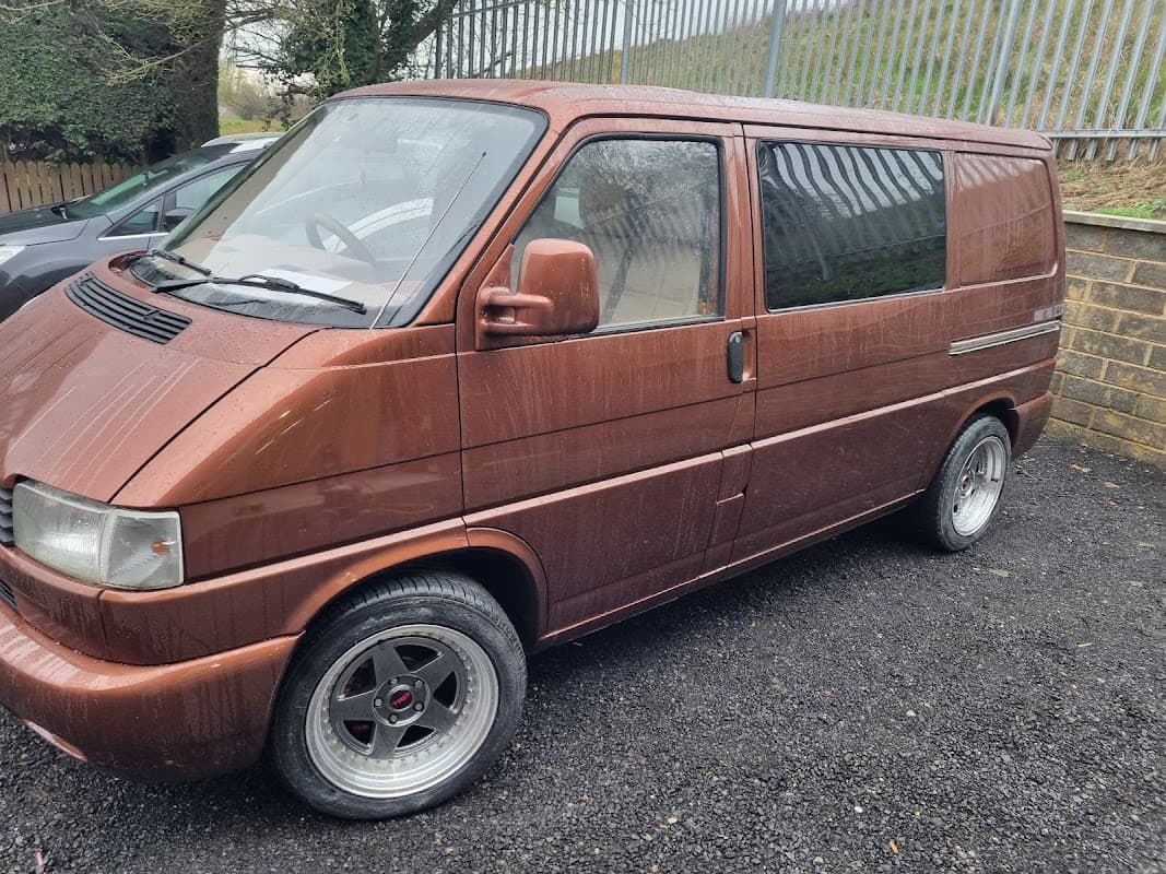 CC Bodywork Limited - Garages in featherstone