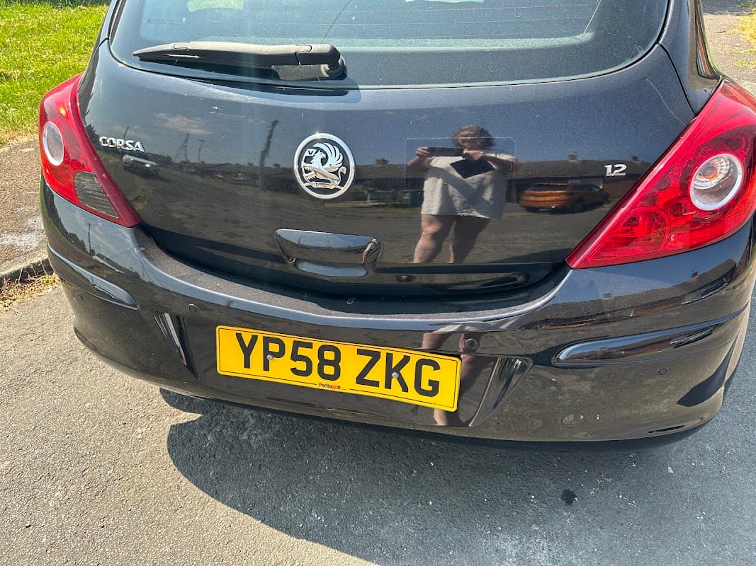 Gemini Accident Repair Centre Wakefield - Garages in featherstone