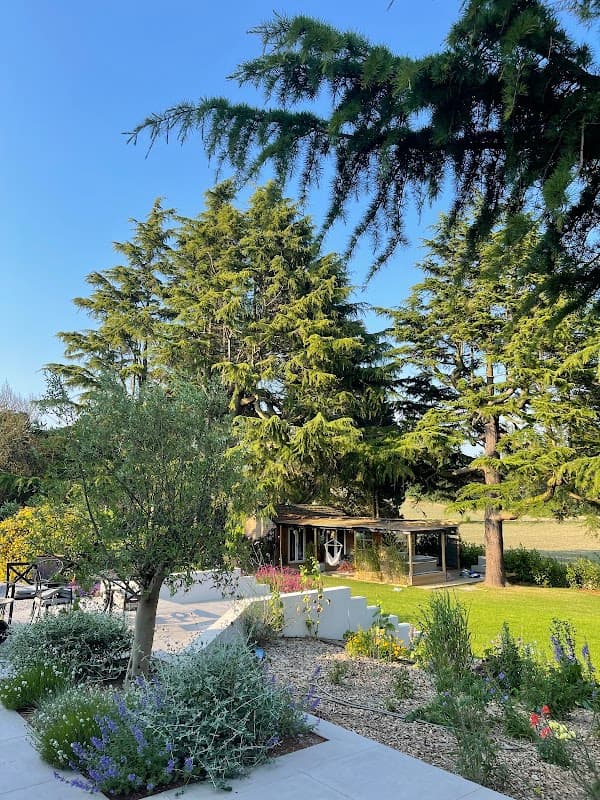 Hideaway Treehouse Retreat - Spa in featherstone