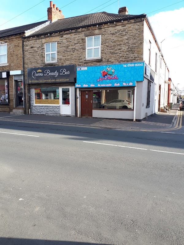 Dining at Lauras Munchies in featherstone