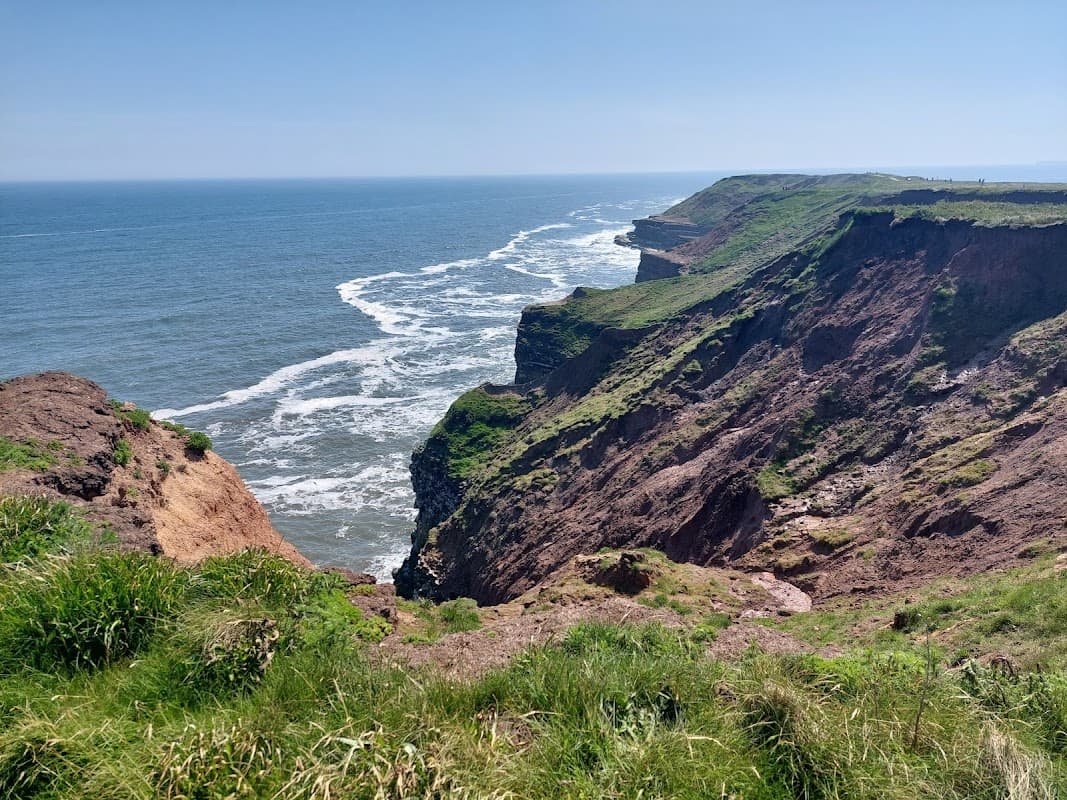 Filey Brigg Cliffs & Viewpoint. - Park in filey