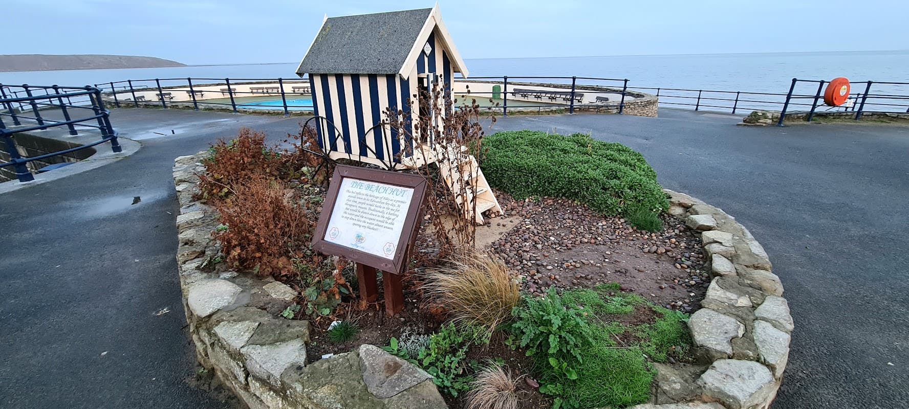 The Beach Hut - Historic Site in filey