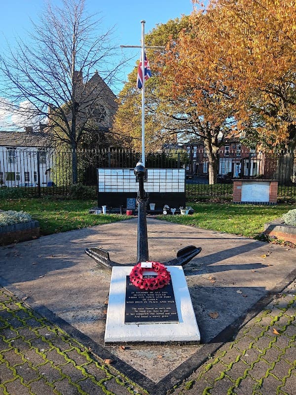 Goole Sailor Memorial - War Memorials in goole