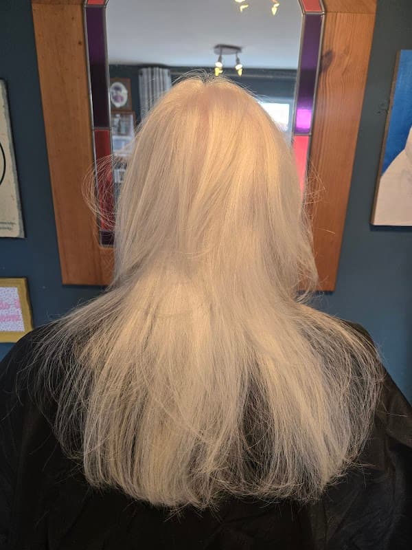 Lis Hyam Hairdressing - Hair Salons in great driffield