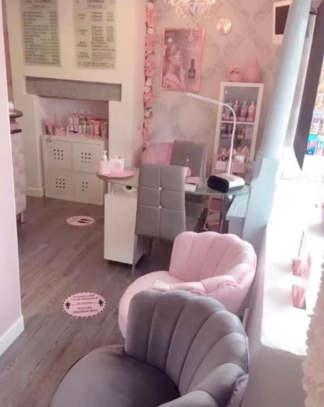 Sunbeams Tanning & nail studio - Beauty Salons in greenhill