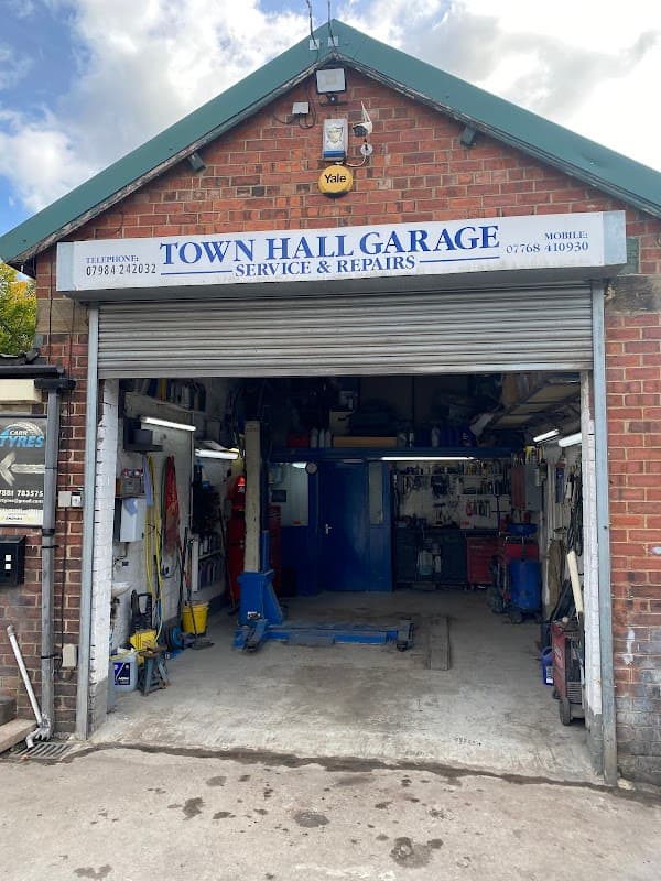 Townhall Garage Guiseley - Garages in guiseley
