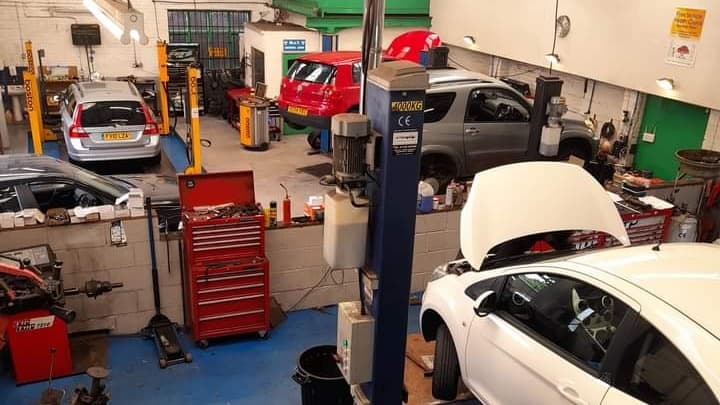 Moor End Garage - Garages in halifax