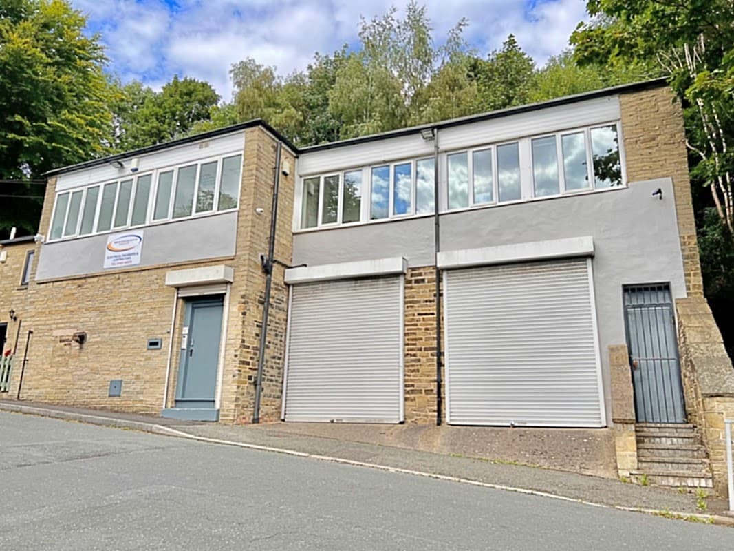 O & M Electrical Services Ltd - Electricians in halifax