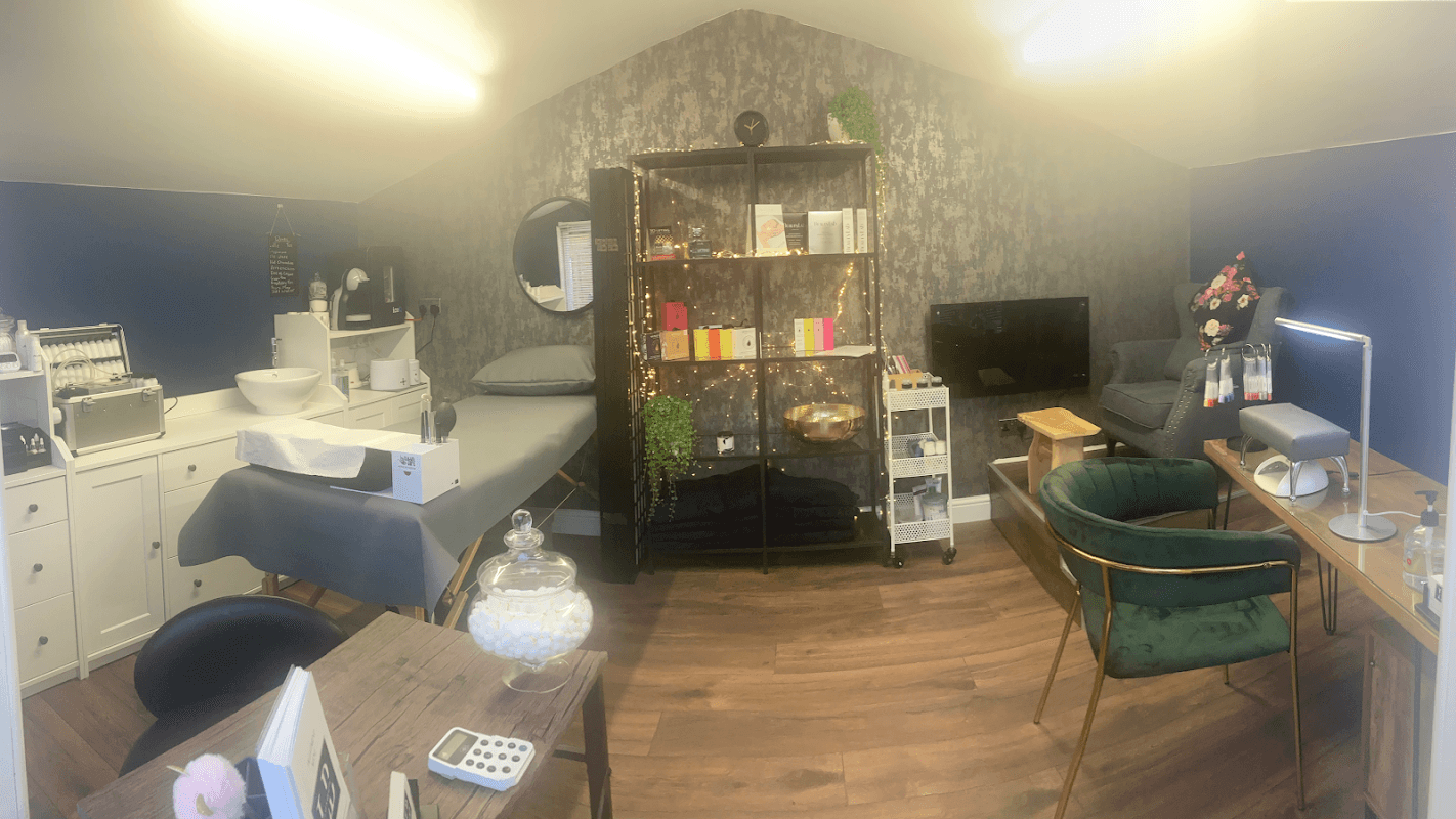 Lynne's Beauty - Beauty Salons in haxby