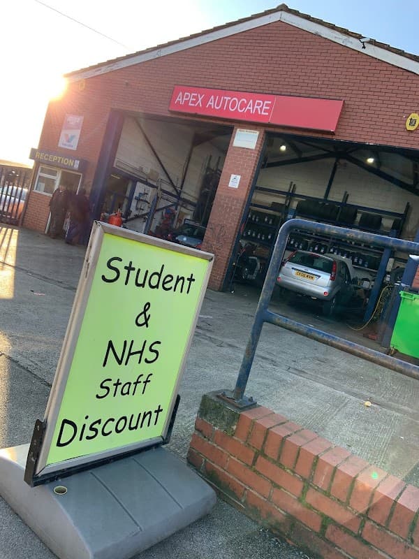 Apex Auto Care Car Garage - Garages in headingley