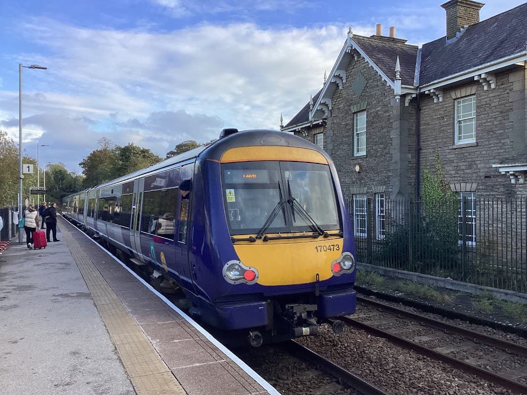 Headingley - Railway Stations in headingley