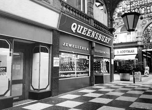 Queensbury Jewellers Ltd - Jewellers in headingley