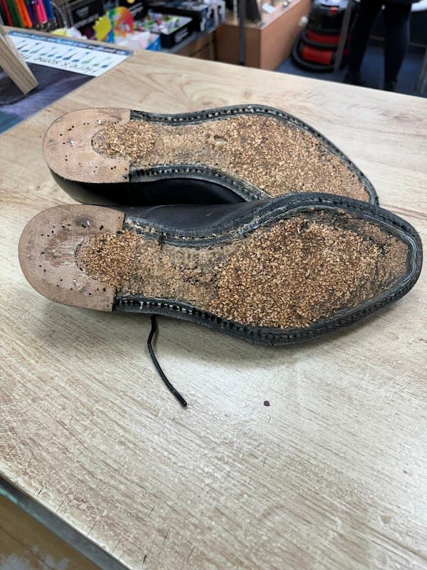 Steves Shoe Repairs & Key Cutting - Shoe Repairs in headingley