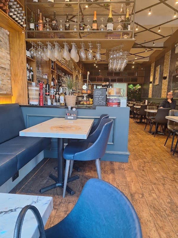 Cafe West Park Lounge in headingley