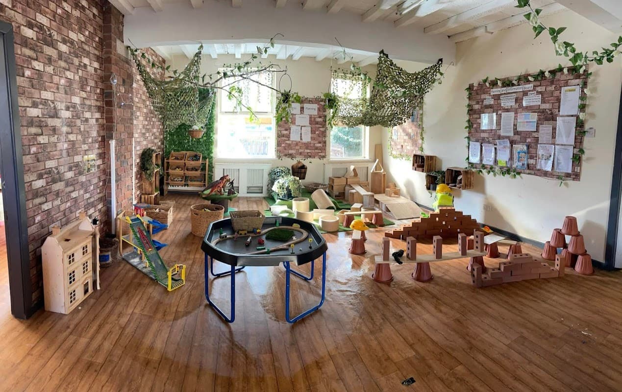 Laugh and Learn Day Nursery - Nurseries in heckmondwike