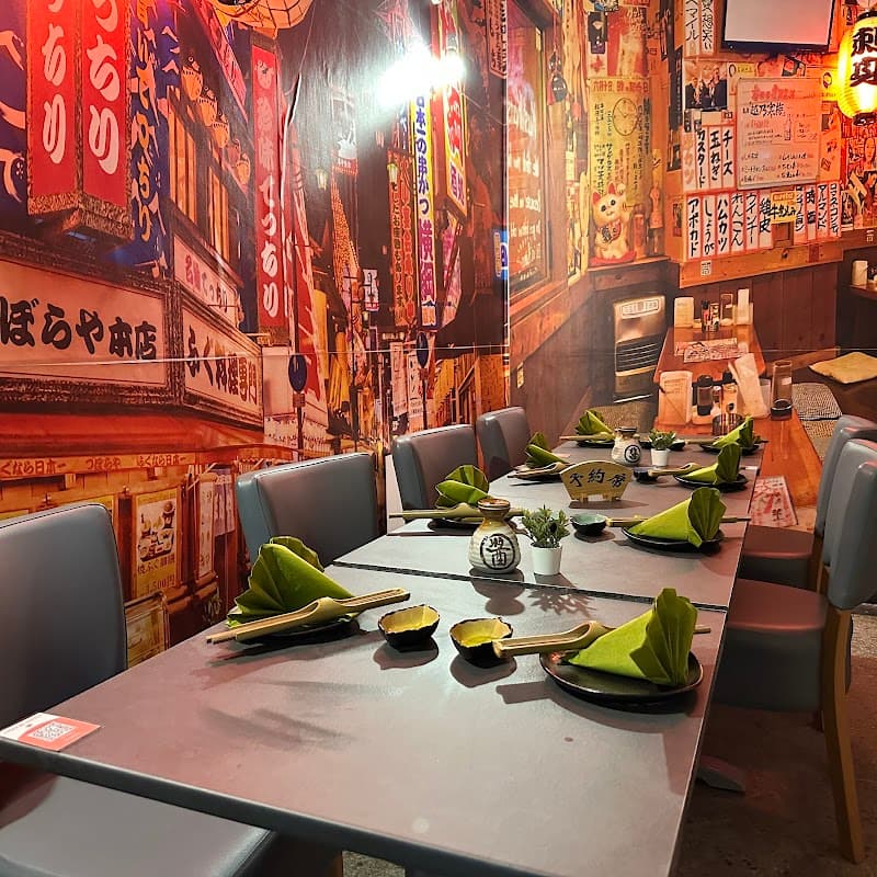 Dining at ้พ้ๅฎขๆฃงGolden Dragon Restaurant in heeley