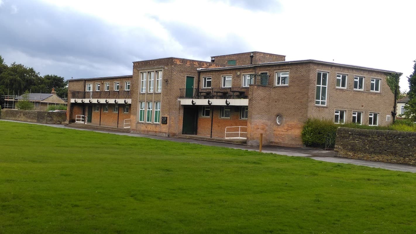 Graves Park Pavilion - Stadiums in heeley