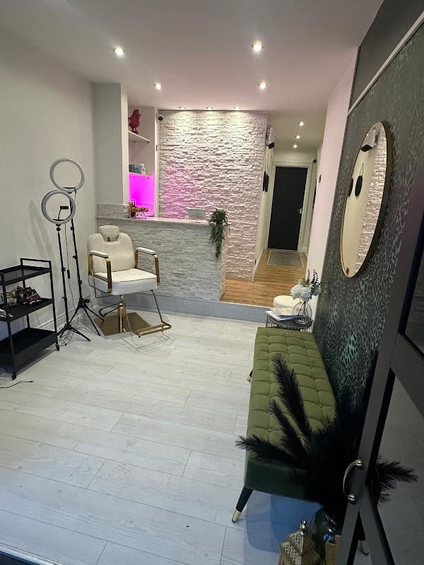 SR SKIN & BEAUTY - Beauty Salons in heeley