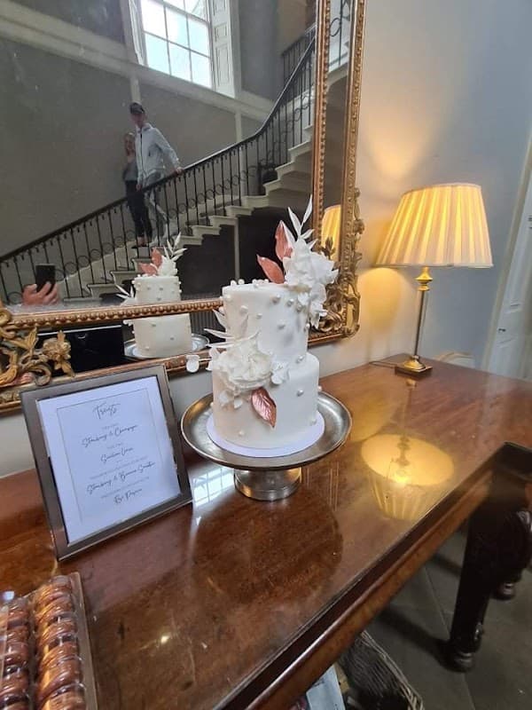 Juniper Cakery - Bakers in hessle