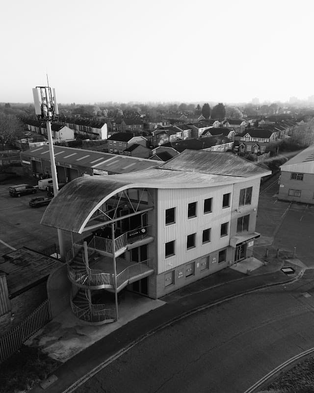 STRONG | HQ - Gyms in hessle