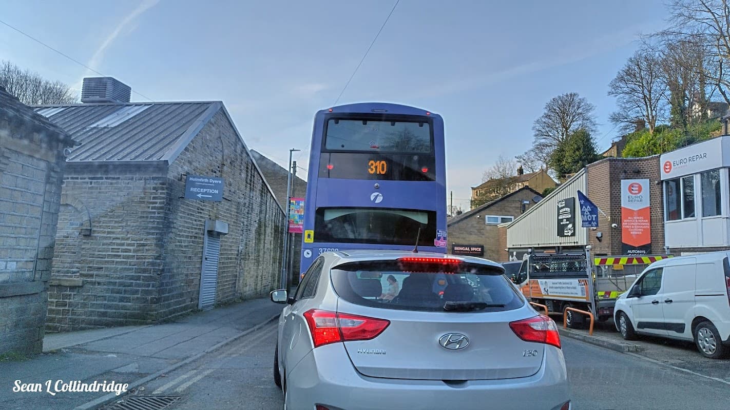 Holmfirth Ford Specialist Ltd - Garages in holme valley