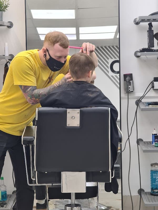 Reef & Co Barbers Holmfirth - Barbers in holme valley