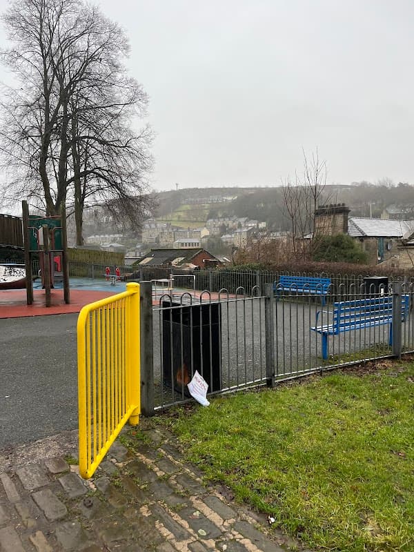 Victoria Park Playground - Playgrounds in holme valley