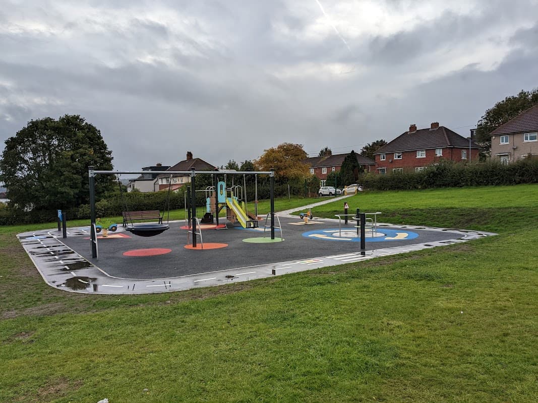 Horsforth Field Playground - Playgrounds in horsforth