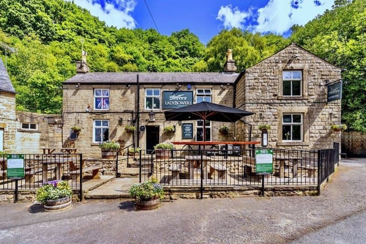 Accommodation at Ladybower Inn in bradfield