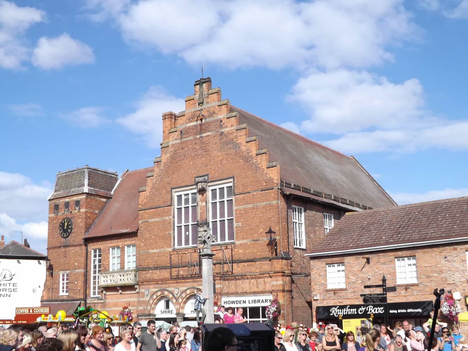 Howden Shire Hall - Theatre in howden