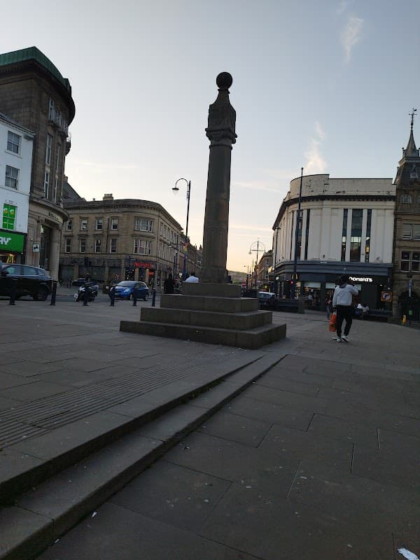 Market Cross - Monuments in huddersfield