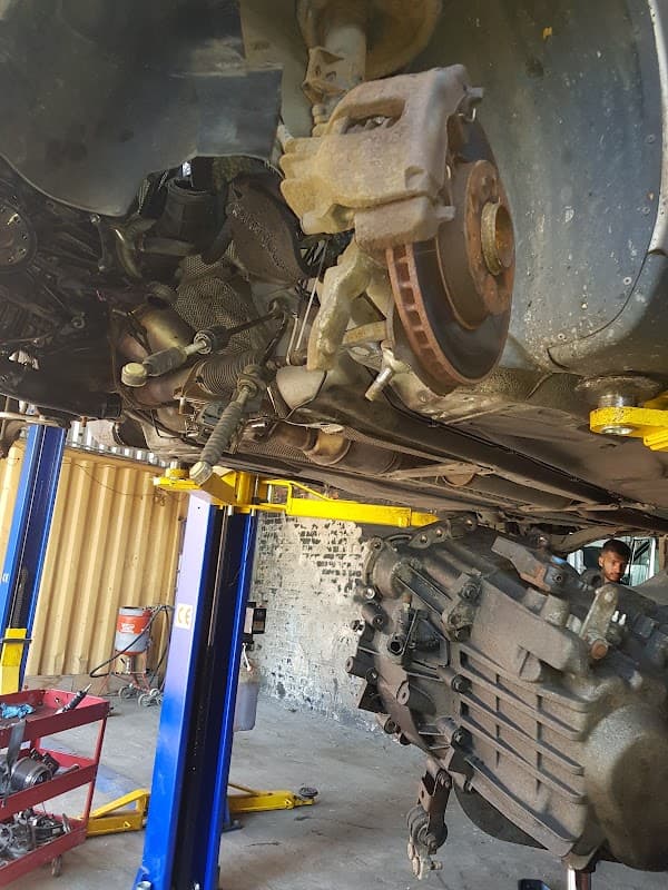 S Autos - Garages in huddersfield